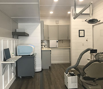 Gooseneck Mobile Dental Trailer - KB Dental Consulting